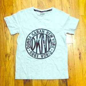 DKNY BOY’S T-SHIRT SIZE 6